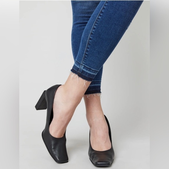 SPANX Distressed Ankle Skinny Jeans - Picture 6 of 16